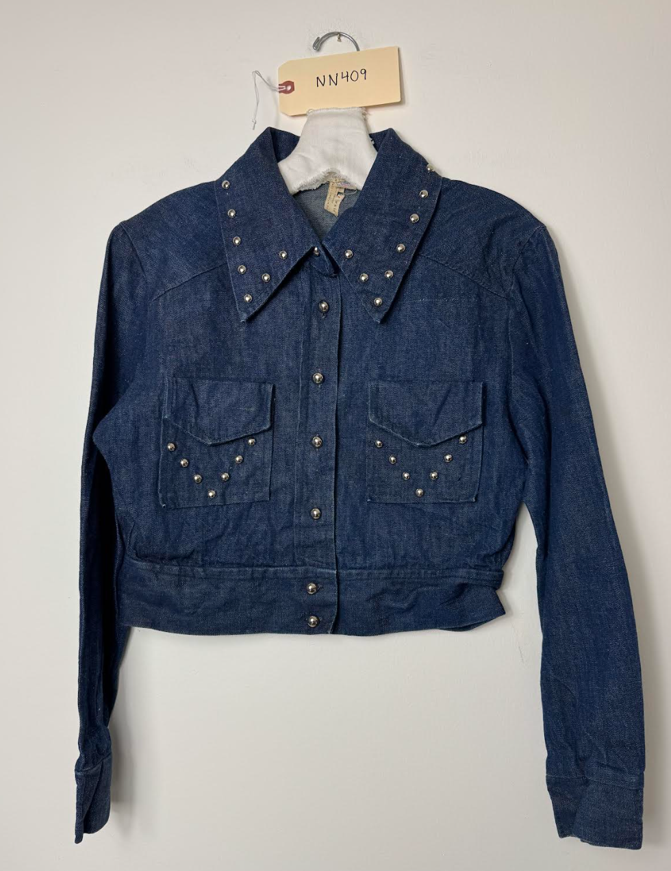 NN409 1960's cropped studded jacket