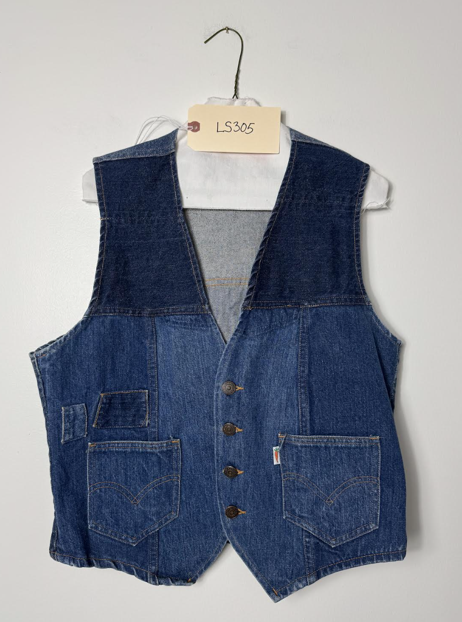 LS305 1970's Levis "Fresh Produce" buckle back vest