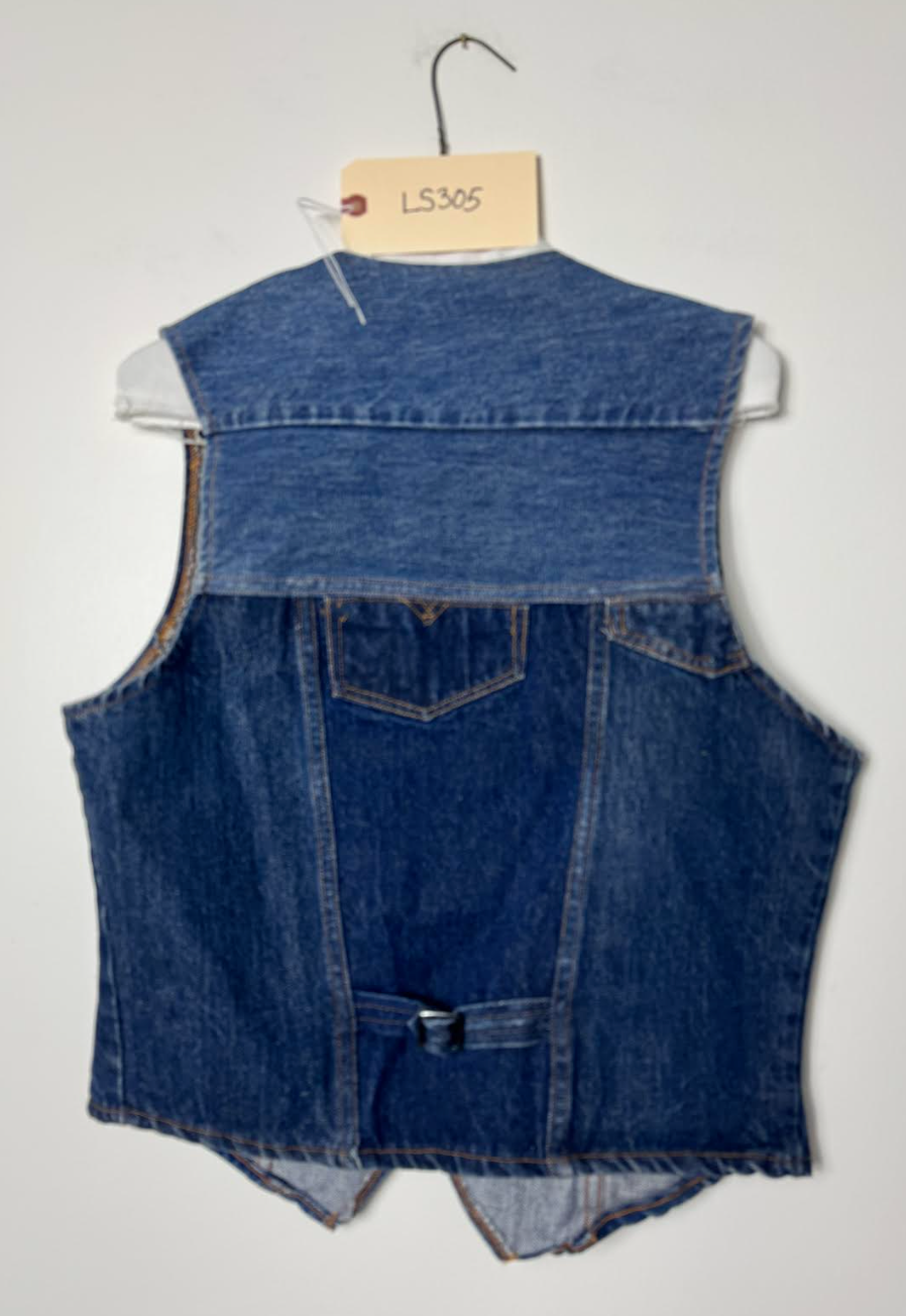 LS305 1970's Levis "Fresh Produce" buckle back vest